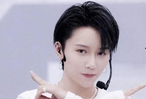 综艺明星网红,闪耀舞台，引领潮流