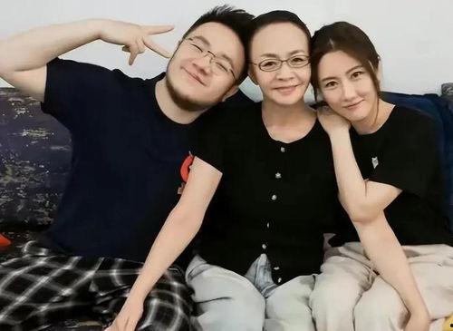 圈内八卦爆料吃瓜,明星背后的惊人真相，吃瓜群众速来围观！