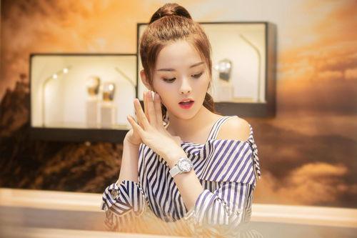 pel明星网红,揭秘pel明星网红的璀璨人生与电竞传奇！”