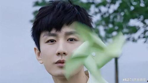 明星网红抹脸,一抹脸蛋，光彩照人