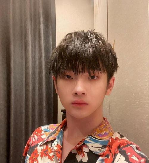 51吃瓜爆料王一博,51吃瓜爆料，揭秘明星背后的故事