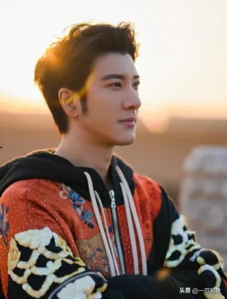 吃瓜博主大爆料明星,吃瓜博主曝惊天明星内幕