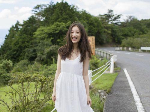 倪妮吃瓜爆料图片高清,高清图片曝光，娱乐圈幕后真相揭秘